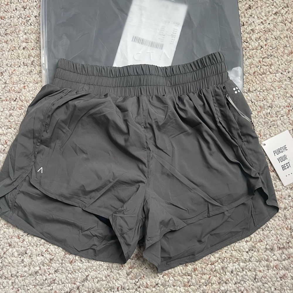 ACTA high waisted short with liner